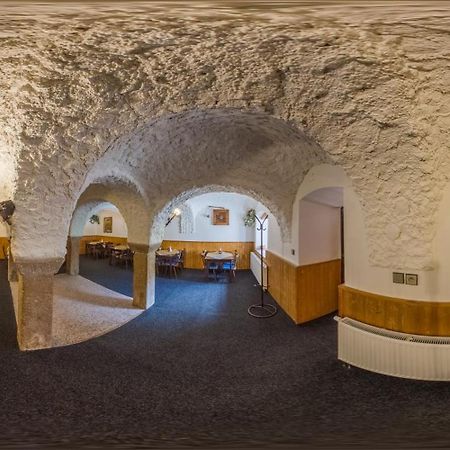 Apartmany-Zamecka Restaurace Jindrichovice Экстерьер фото