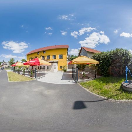 Apartmany-Zamecka Restaurace Jindrichovice Экстерьер фото
